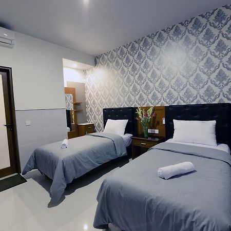 Le Lima Hotel Kuta  Exterior photo