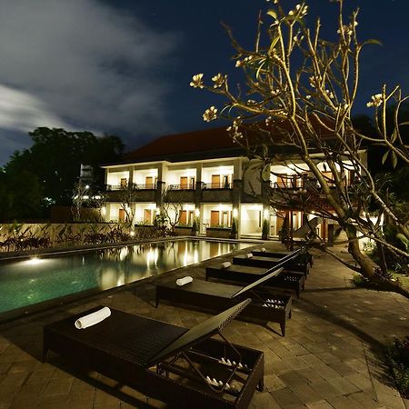 Le Lima Hotel Kuta  Exterior photo