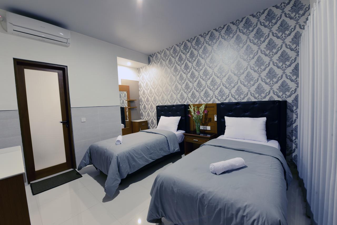 Le Lima Hotel Kuta  Exterior photo
