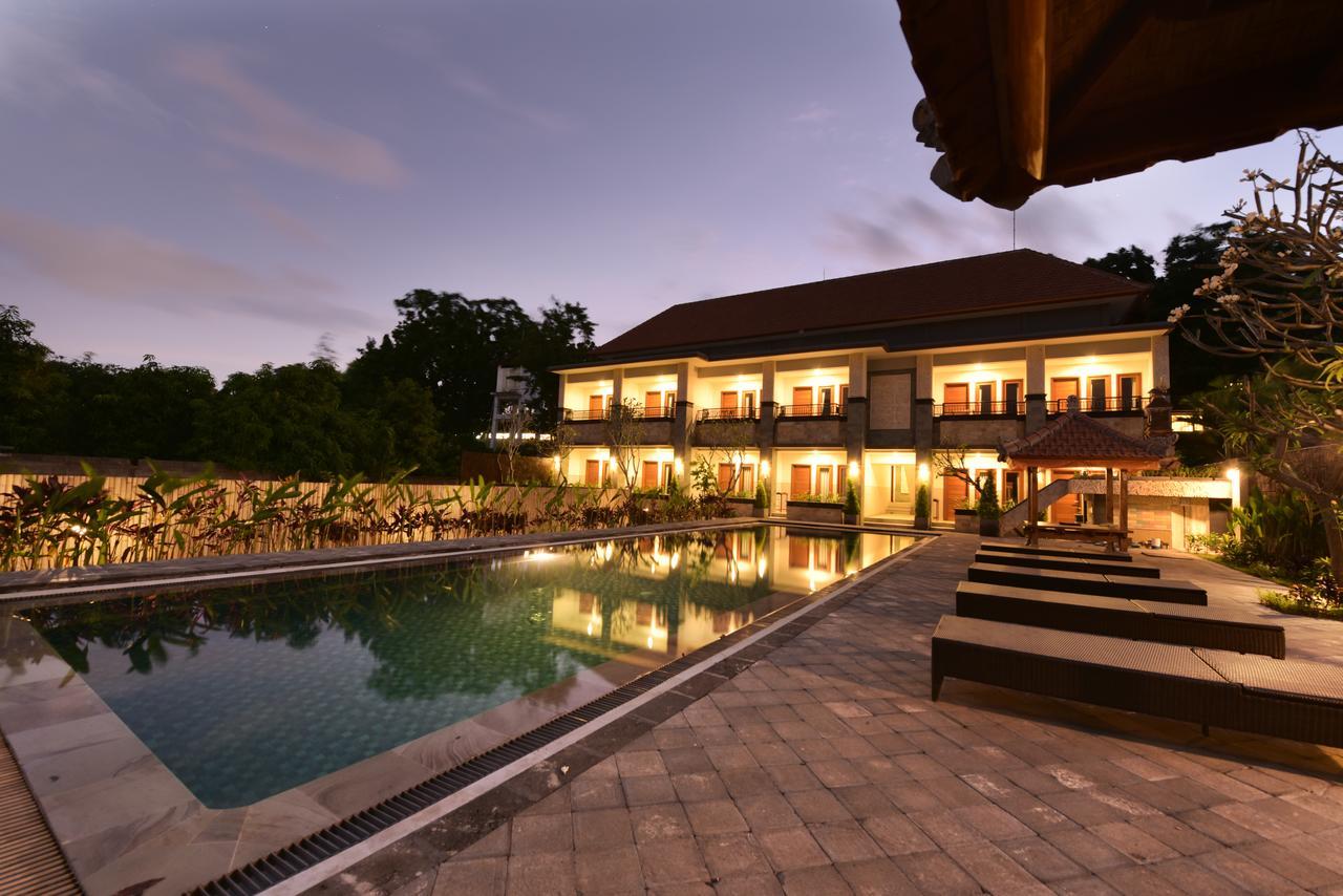 Le Lima Hotel Kuta  Exterior photo